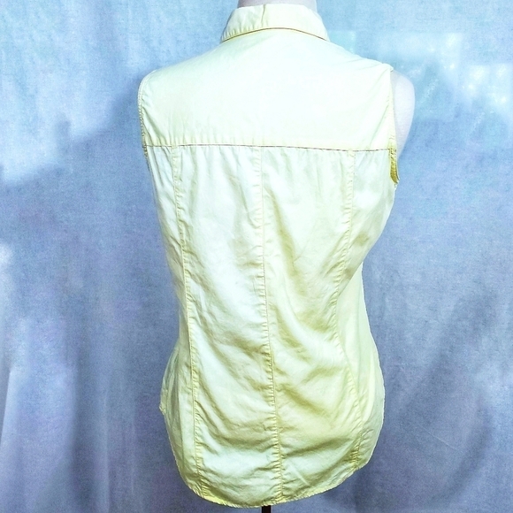 Clementine Pastel Yellow Sleeveless Button Shirt - Picture 4 of 8